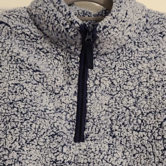 Sherpa pull over - Picture 2 of 3